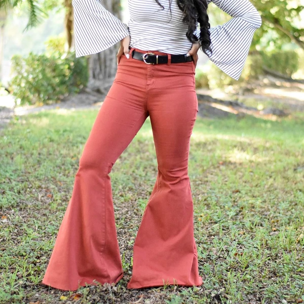 🚨ONE SMALL LEFT. Rust Bellbottoms - Picture 3 of 4